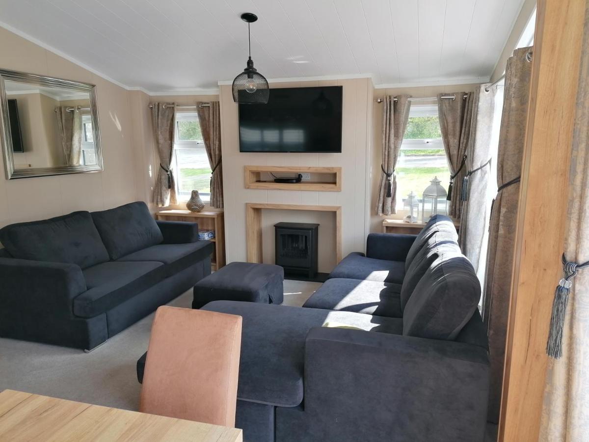 Luxury Lodge On Edge Of New Forest And 800M From Sea Entertainment And Leisure Passes Included Milford on Sea Εξωτερικό φωτογραφία
