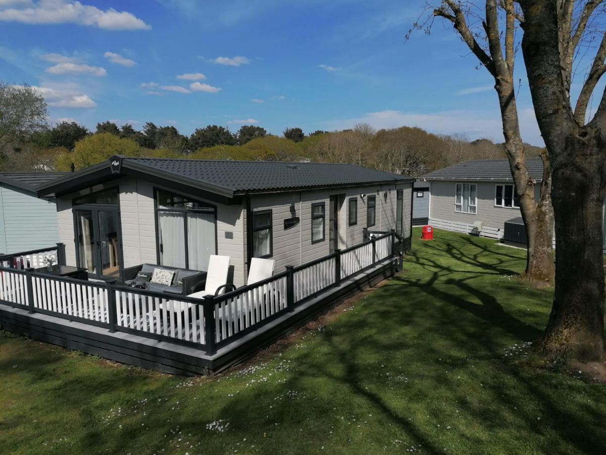 Luxury Lodge On Edge Of New Forest And 800M From Sea Entertainment And Leisure Passes Included Milford on Sea Εξωτερικό φωτογραφία