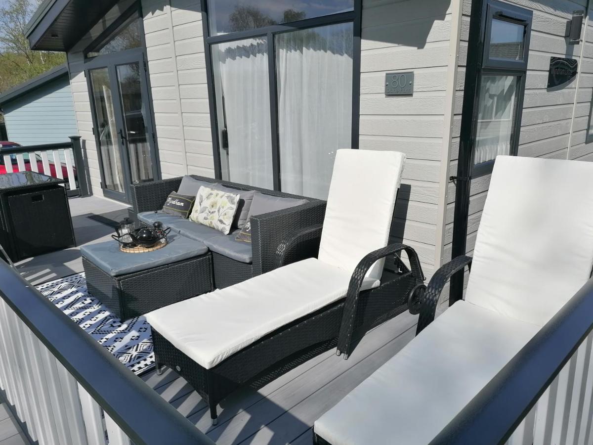 Luxury Lodge On Edge Of New Forest And 800M From Sea Entertainment And Leisure Passes Included Milford on Sea Εξωτερικό φωτογραφία