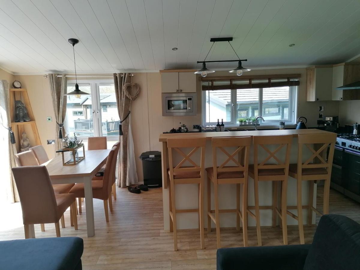 Luxury Lodge On Edge Of New Forest And 800M From Sea Entertainment And Leisure Passes Included Milford on Sea Εξωτερικό φωτογραφία