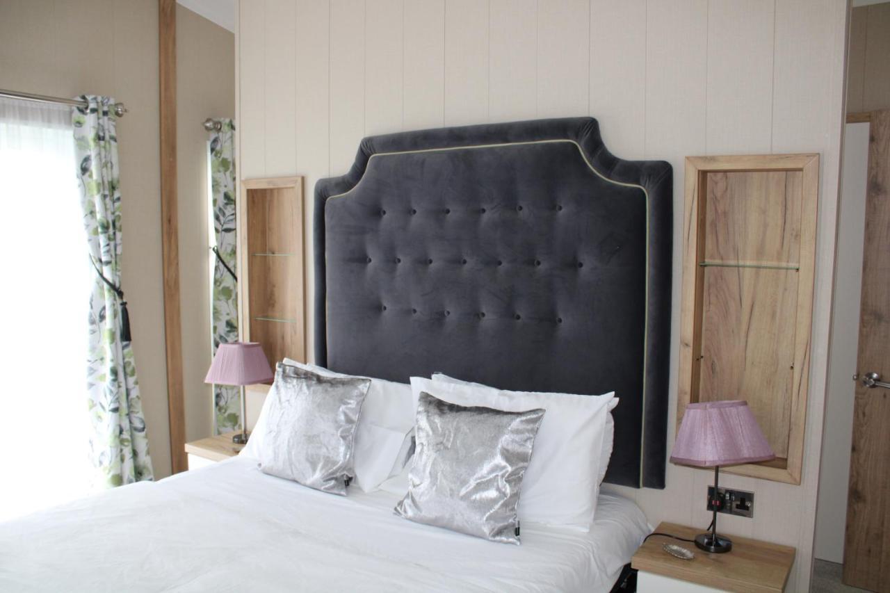 Luxury Lodge On Edge Of New Forest And 800M From Sea Entertainment And Leisure Passes Included Milford on Sea Εξωτερικό φωτογραφία