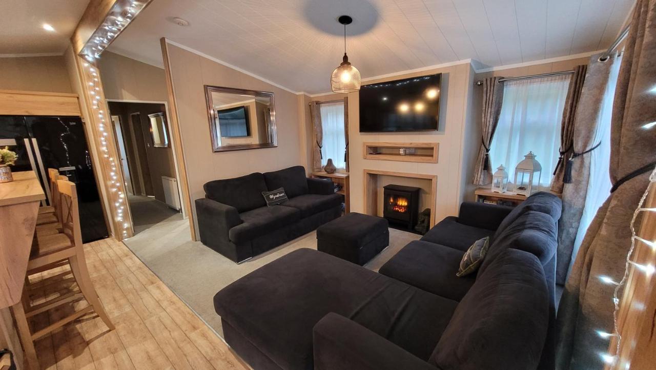 Luxury Lodge On Edge Of New Forest And 800M From Sea Entertainment And Leisure Passes Included Milford on Sea Εξωτερικό φωτογραφία