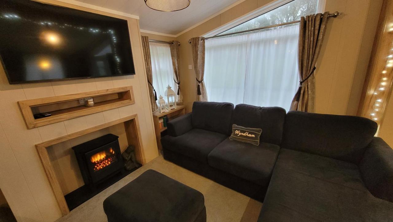 Luxury Lodge On Edge Of New Forest And 800M From Sea Entertainment And Leisure Passes Included Milford on Sea Εξωτερικό φωτογραφία
